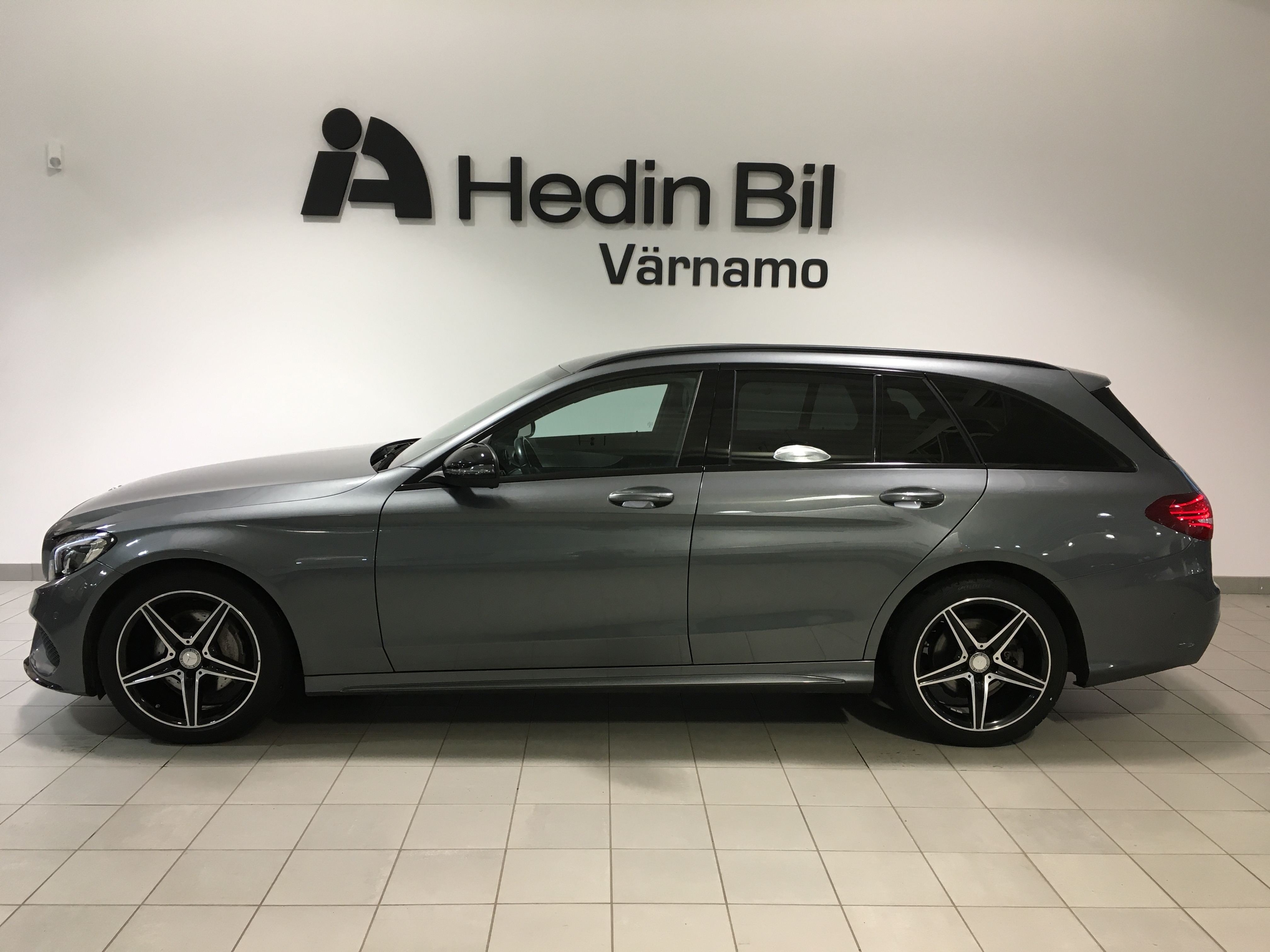 Mercedes-Benz C 220d 4MATIC AMG 2017, bild 3/27