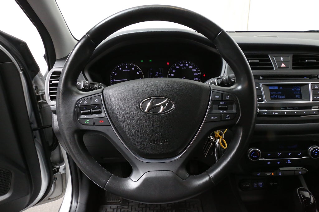 Hyundai i20 1,4 100hk Premium Automat P-sensor Bluetooth 2016