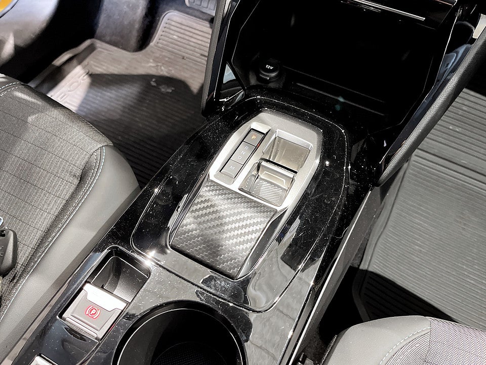 Bild på Peugeot 208 Allure Pack 1.2 PT 100hk Aut CARPLAY