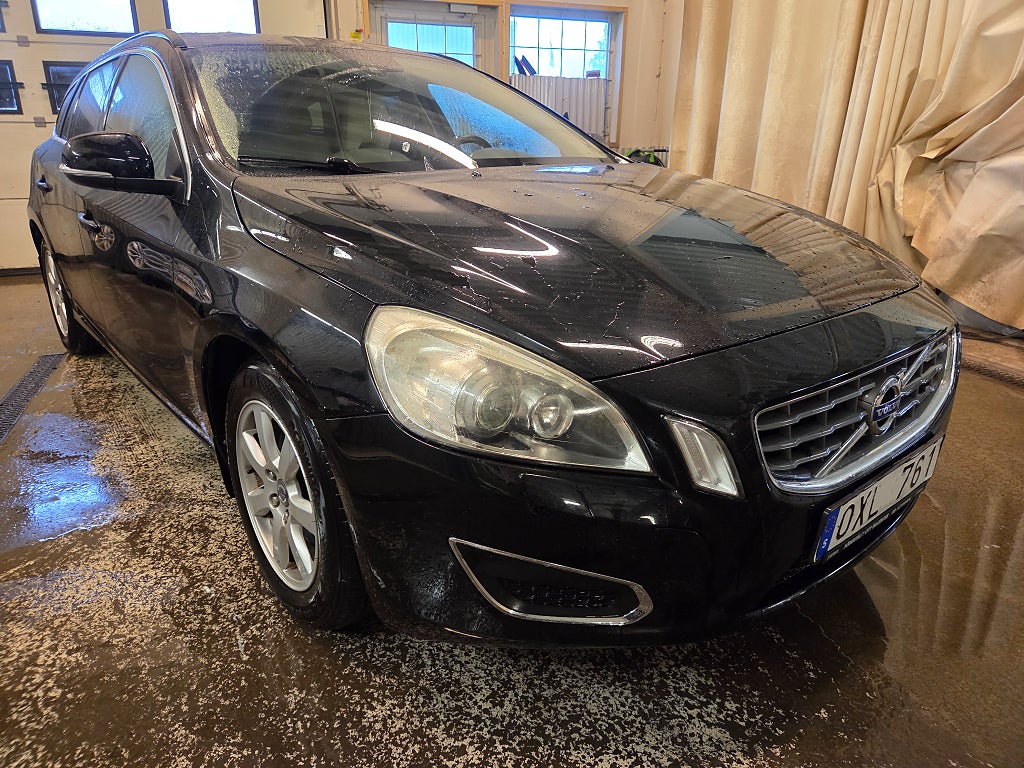 Volvo V60 T3 Momentum Business Edition Euro 5
