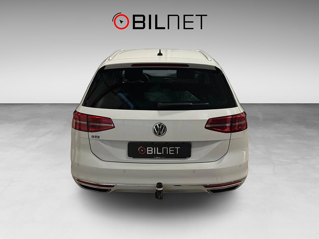 Volkswagen Passat Variant GTE 1.4 TSI GTE Moms Kamera Värmare LED Drag