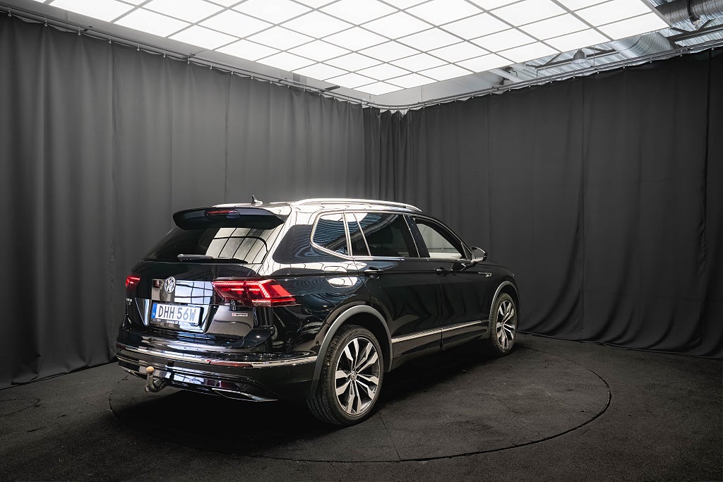 Volkswagen Tiguan Allspace TDI 4M R-Line 7-sits D-VÄRMARE 20'' DRAG KAMERA