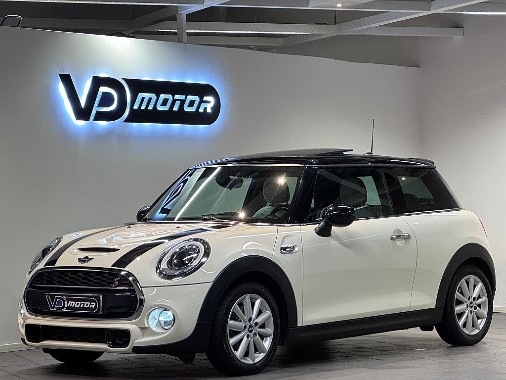 MINI Cooper S Chili Panorama JCW Connected XL 192hk