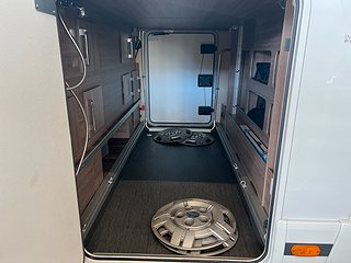 Husbil-integrerad Kabe TMI 810 LQB 9 av 27