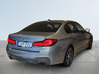 BMW 530e xDrive Sedan M Sport MOMS Drag Pvärme B-kamera S&V-däck – bild 6