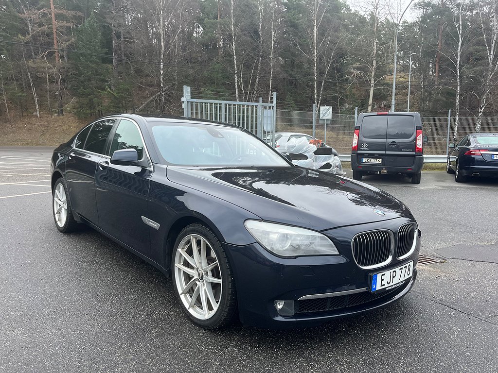 BMW 750 i 4.4 V8 408hk Automat Endast 15500 mil Fullutrustad 