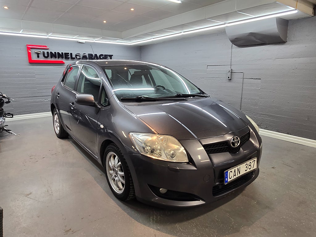 Toyota Auris 5-dörrar 2.0 D-4D Euro 5 Nybesiktigad 