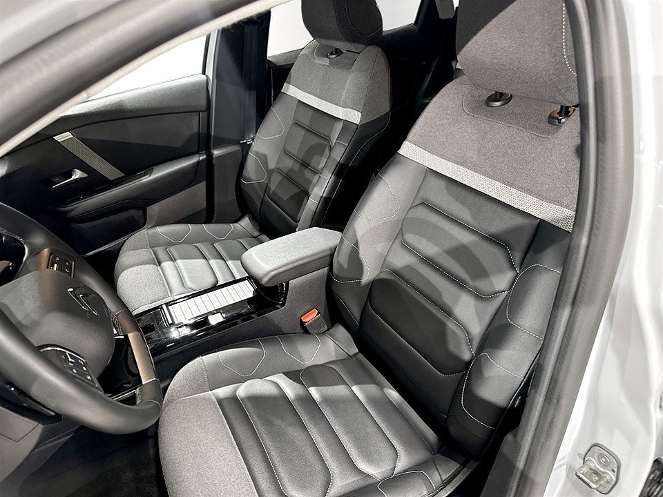 Bild på Citroën C4 Shine 1.2 PT 130hk Aut - B-KAMERA, CARPLAY