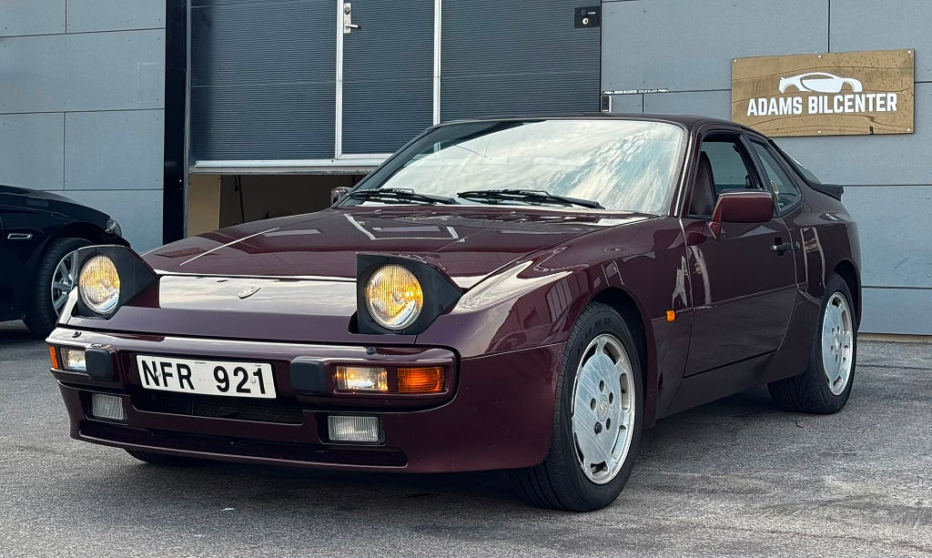 Porsche 944 S