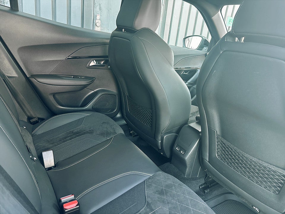Bild på Peugeot 2008 GT Pack 1.2 PT 155hk Aut B-KAMERA NAVI
