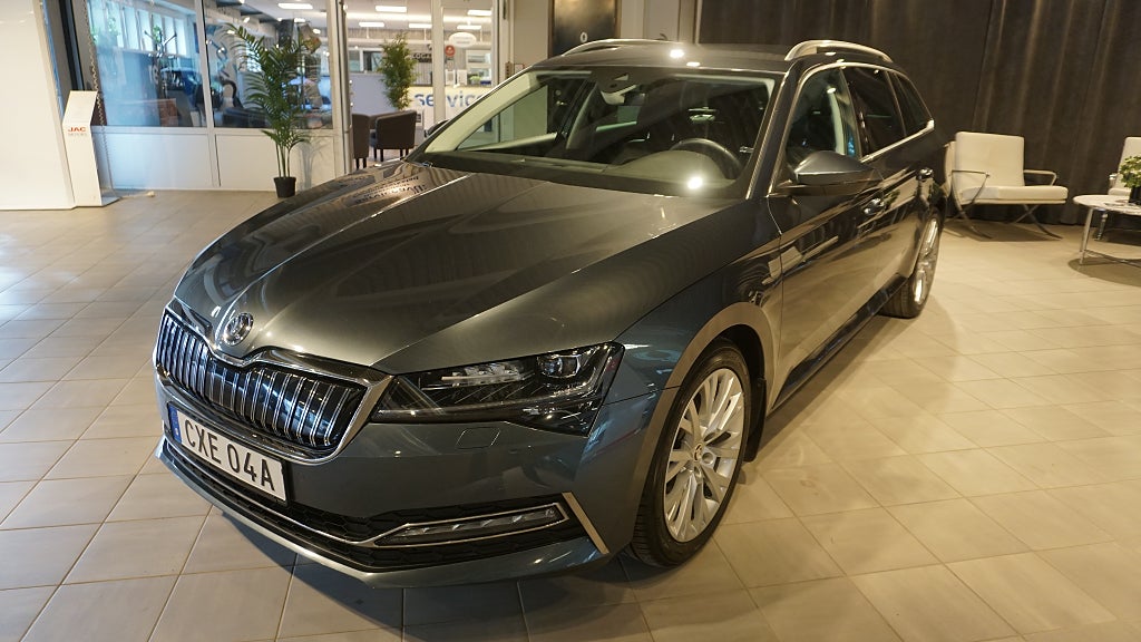 Skoda Superb Kombi 1.4 TSI iV Business Edition, Style Drag V-hjul