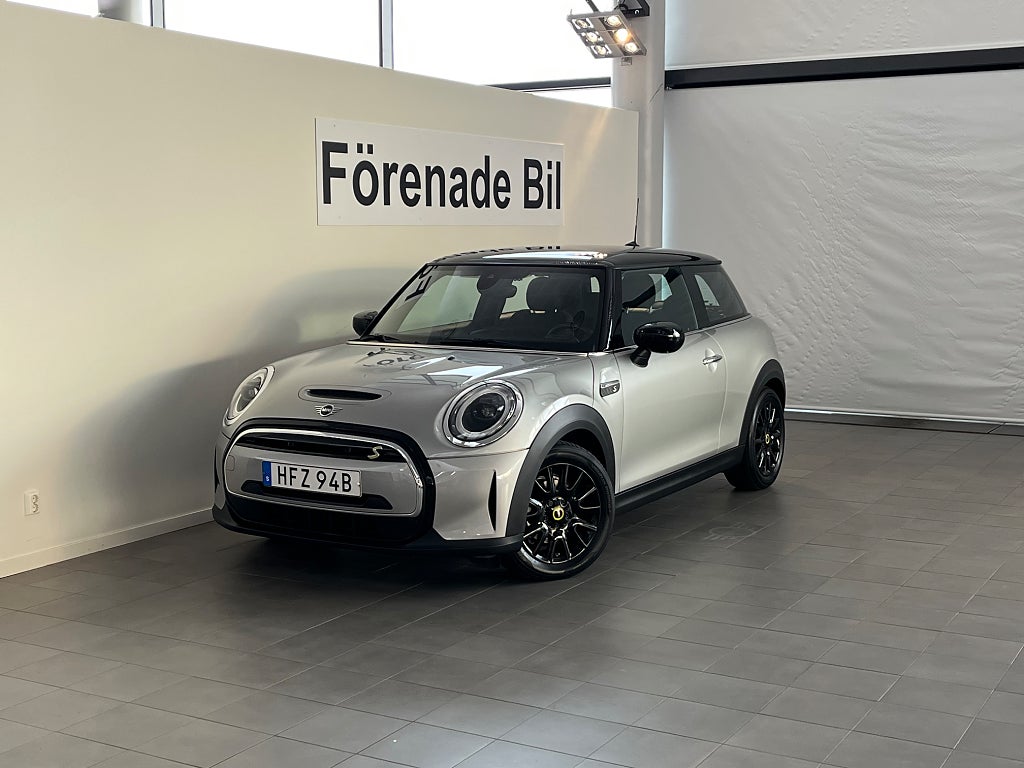 MINI Cooper SE Apple Carplay PDC Bak Nav 