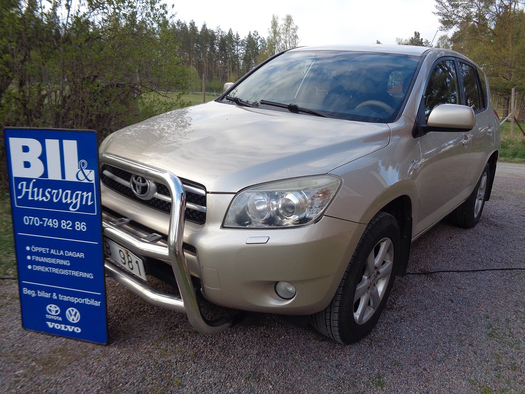 Toyota RAV4 2.2 D-4D 4x4 Euro 4 NYSERVAD/FINANS/INBYTE/BRA SKICK