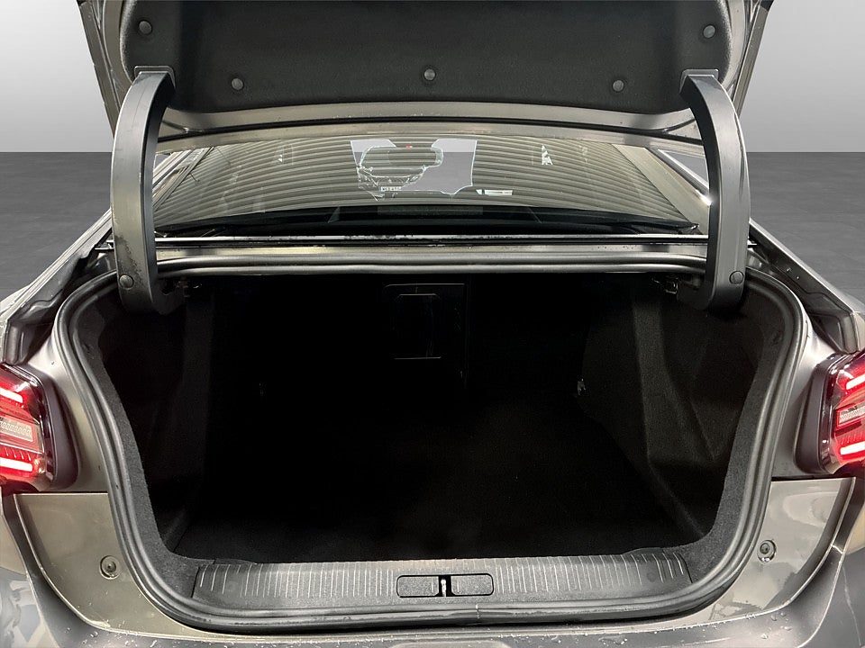 Bild på Citroën e-C4 X Shine Exclusive 50kWh 136hk Aut B-KAMERA PANO