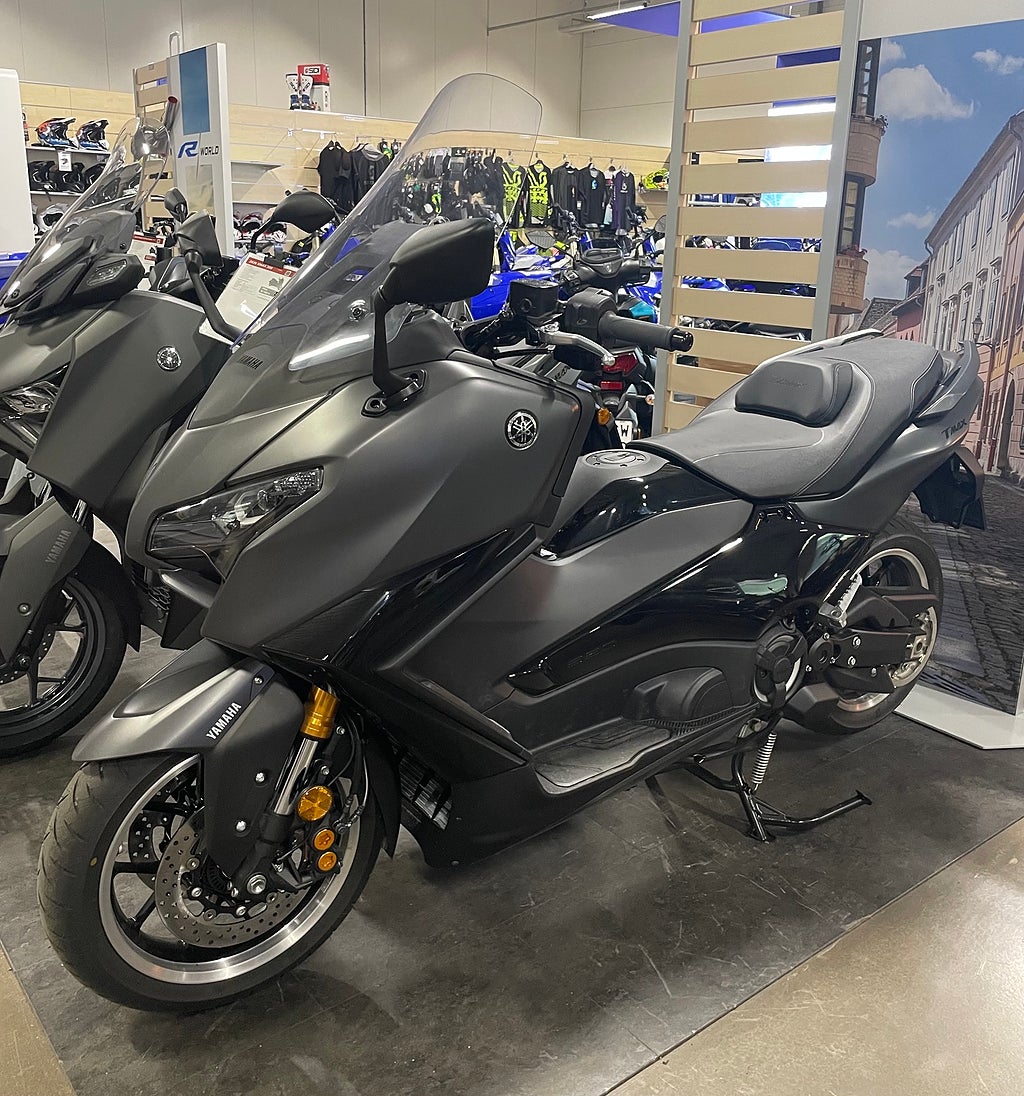 Yamaha TMAX TECH MAX 560 DEMO 18 MIL SPARA 14000kr tmax t-max
