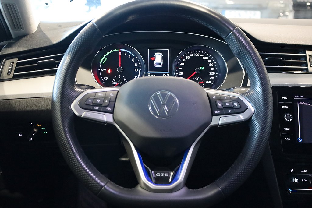 Volkswagen Passat Sportscombi GTE 1.4 TSI Aut Drag Navi Värmare 2022