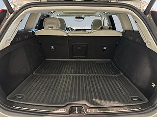 Volvo V60 D3 Aut Inscription Pano VoC Skinn Dvärm Kamera S/V-hjul – bild 12