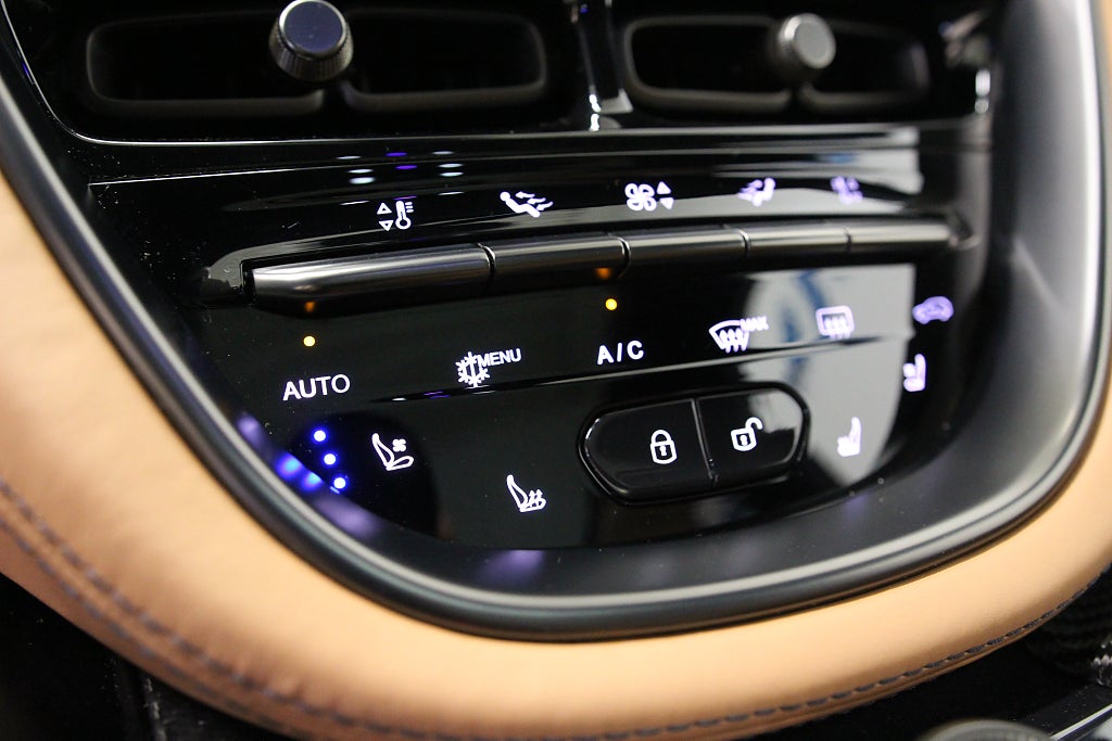 Aston Martin DBX 2023 - miniatyr 11