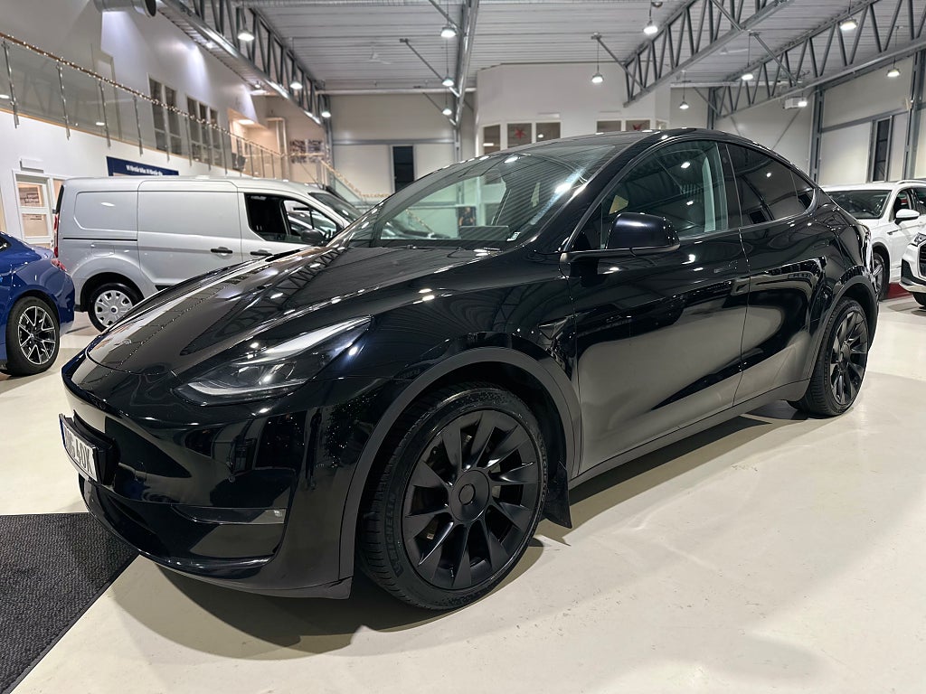 Tesla Model Y Long Range AWD 514 hk / Drag / Moms 