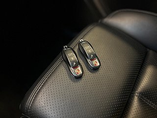 Porsche Macan PDK Sport Chrono AWD 252hk Drag/Skinn/SoV-hjul