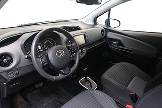 Halvkombi Toyota Yaris 8 av 13