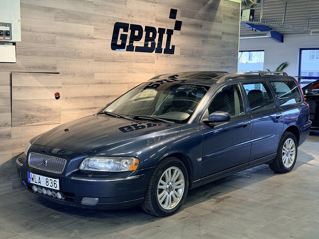 Volvo V70 D5 AWD Summum | Taklucka | Skinn | Drag * Se Spec * 