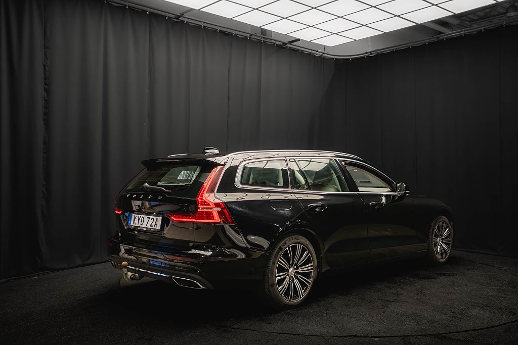 Volvo V60 Recharge T6 AWD DRAG H/K KAMERA PILOT P-VÄRM 2-ÄGARE