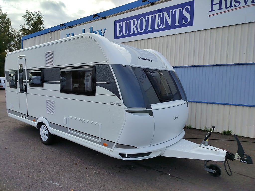 Hobby 495 UL DE LUXE Långbäddar, Lufttält, Mover, Solpanel