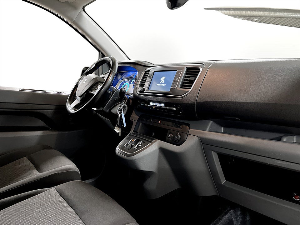 Bild på Peugeot e-Expert PRO+ 75kWh 136hk Aut L3 B-KAMERA NAVI