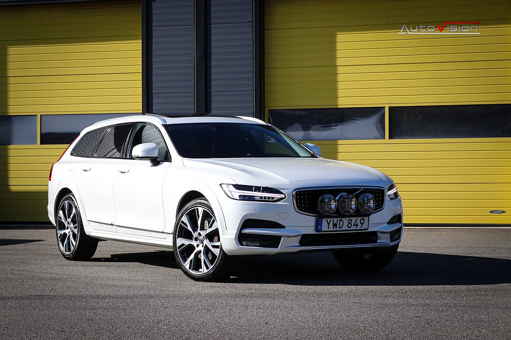 Volvo V90 Cross Country T5 AWD PRO | PANO B&W 360 DRAG 21"