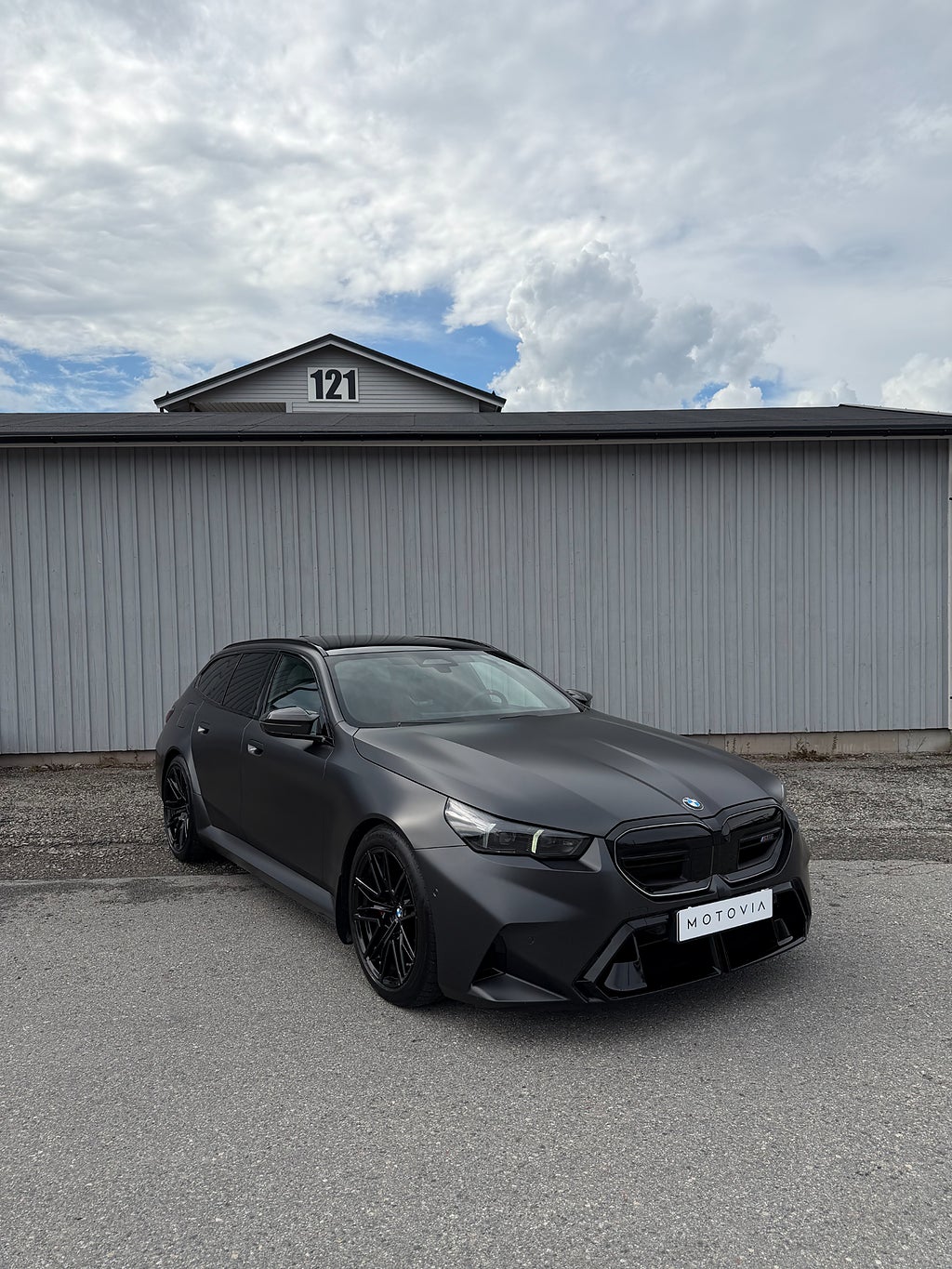 BMW M5 Touring B&W Pano DAP Kolfiber 360 Kamera Drag Värmare