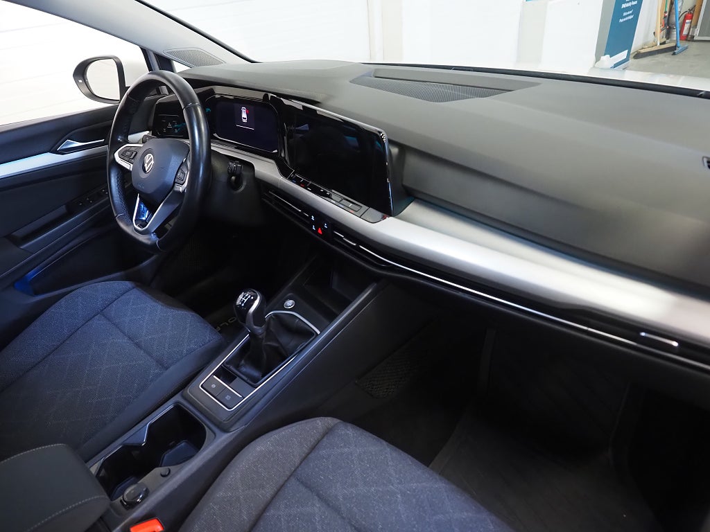 Volkswagen Golf SC 1.5 TSI 150hk Kamera P-Värmare Lane Assist Moms