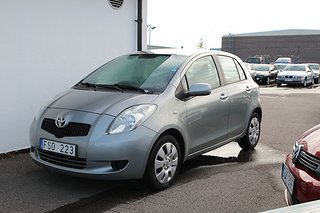 Toyota Yaris 5-dörrar 1.3 * 8700 Mil * Garanti 12 mån ingår