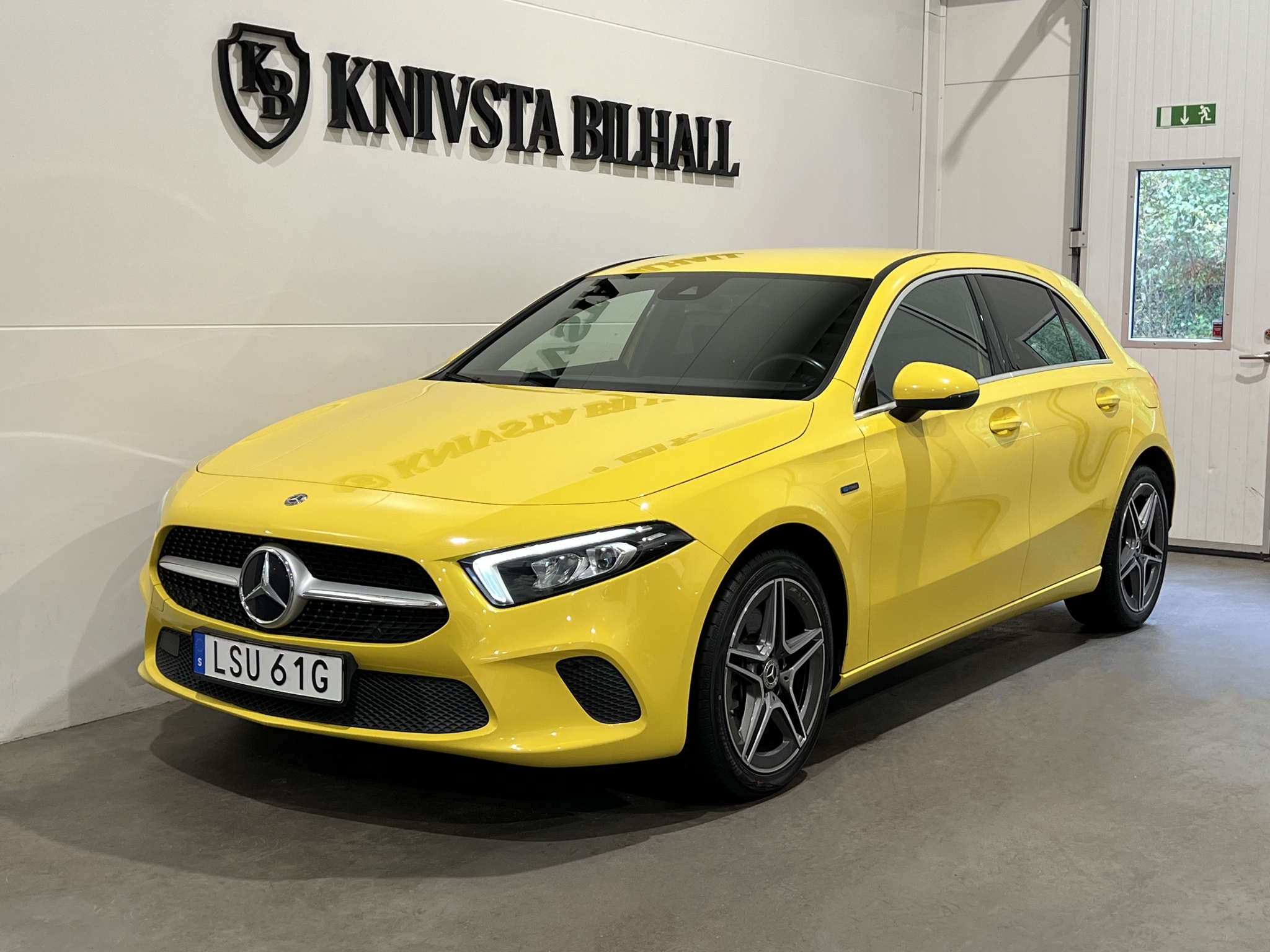 Mercedes-Benz A 250e sedan AMG-Line 2021, bild 5/10