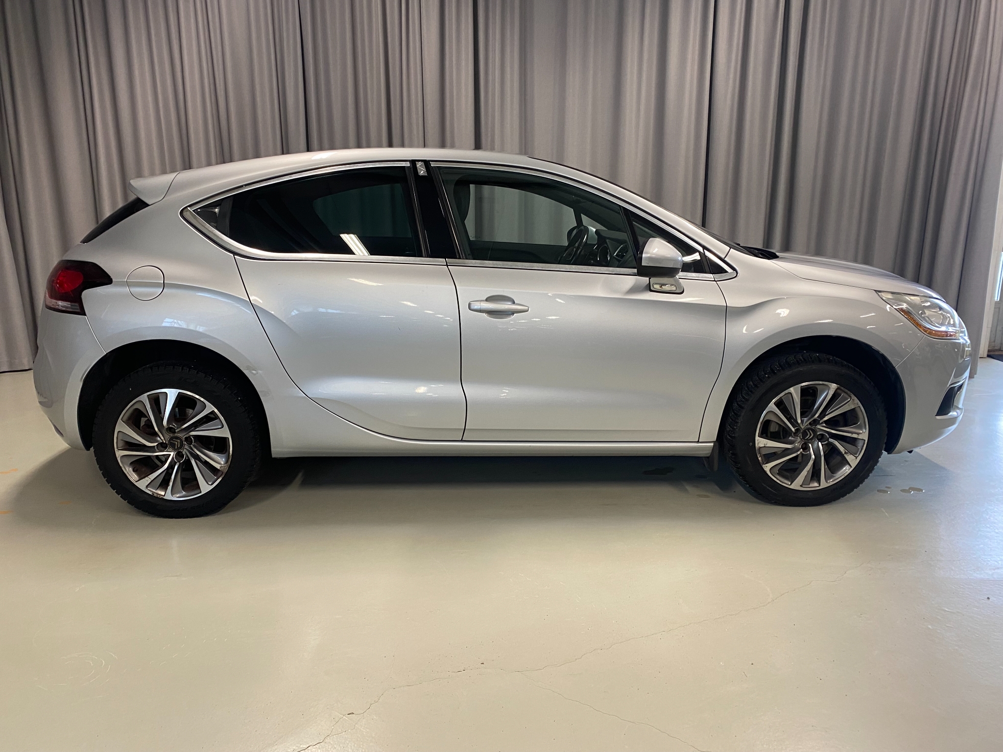 Citroen DS4 1.6 THP 156hk Automat 2011, kuva 3/49