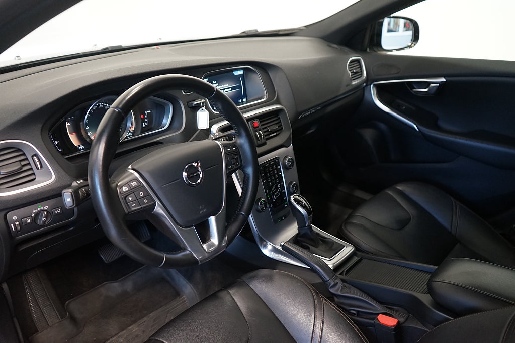 Volvo V40 Cross Country D2 Business Advanced Summum Panorama Värmare 1