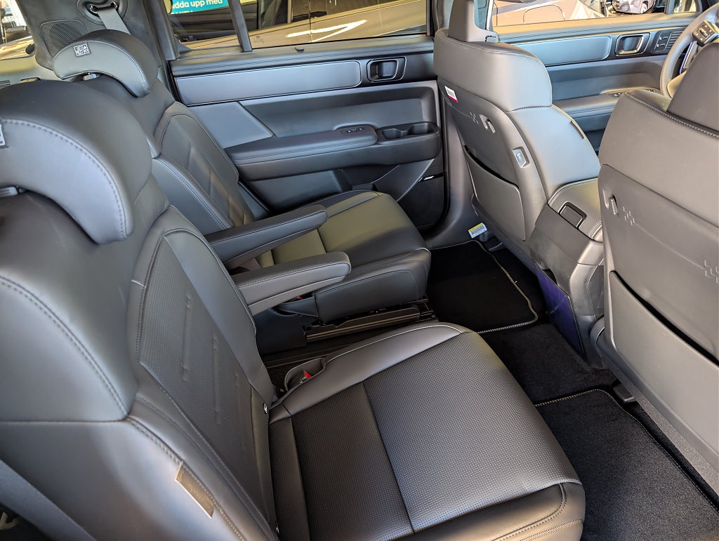 Hyundai Santa Fe Plug-In Calligraphy Line Business Edition 6-sits thumbnail