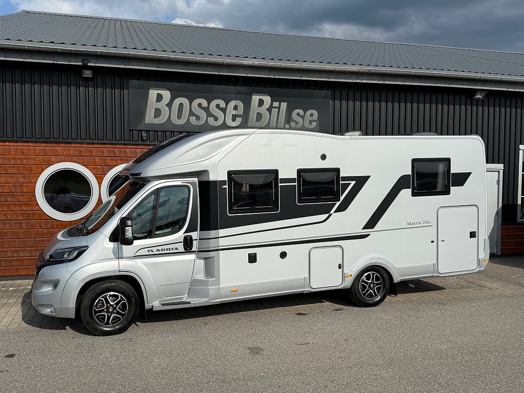 Adria Matrix Supreme 670 SC * Taksäng * 5 bälten * Queenbed *