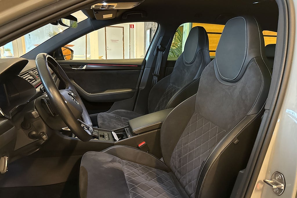 Skoda Superb Kombi 2.0 TDI 4x4 Business Sportline Drag Värmare Kamer miniatyr 14