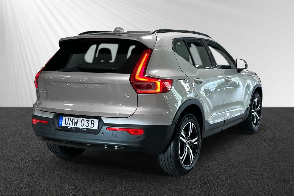 Volvo XC40 B4 FWD Bensin Plus Dark 2025, bild 3/10