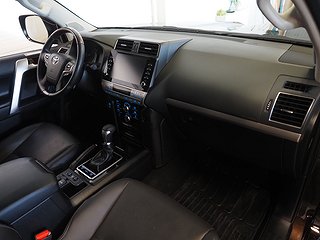 SUV Toyota Land Cruiser 10 av 24