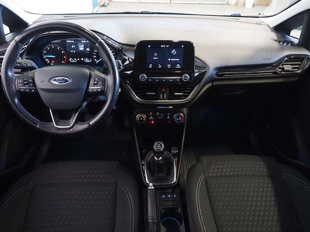 Ford Fiesta 1.0 EcoBoost 100hk Titanium Carplay Farthållare