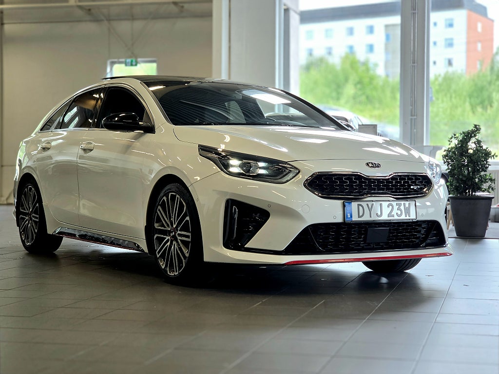 Kia ProCee'd GT 1.6 204 HK / Panorama / Drag / 1-ägare / KIA godkänd
