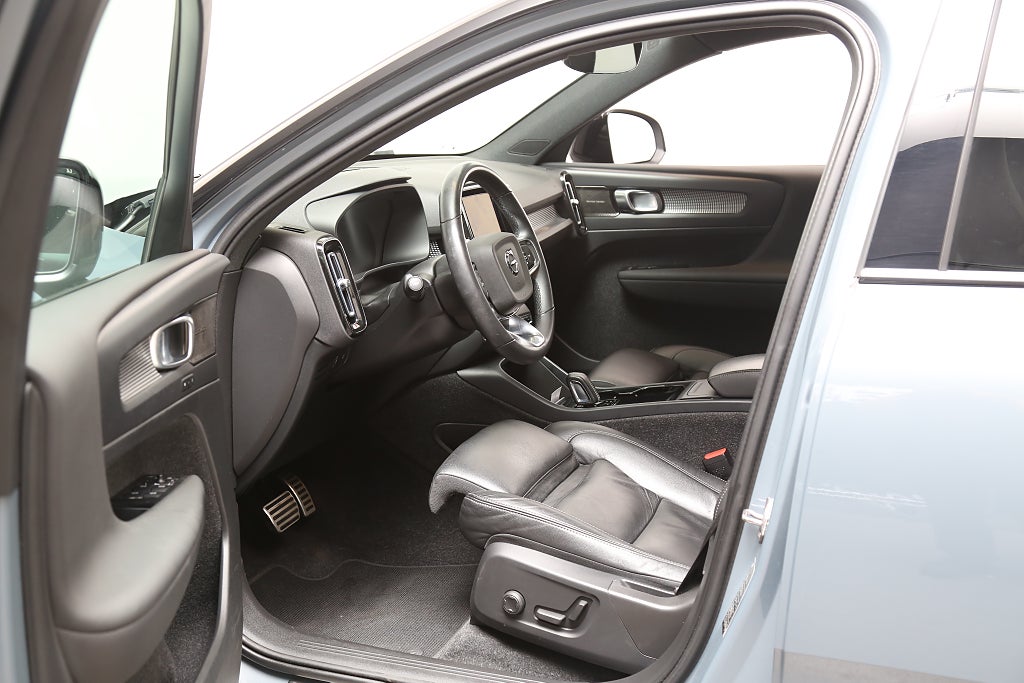 Volvo XC40 Recharge Twin Pro P8 AWD 360° H/K Pano Skinn 20" Drag 2022