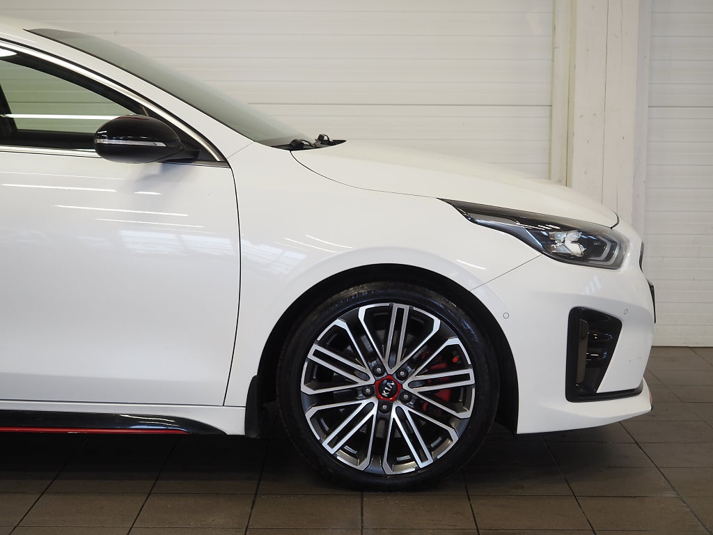 Kia ProCee'd GT 1.6 T-GDI DCT 204hk B-Kam GPS Drag JBL MVärm 2019