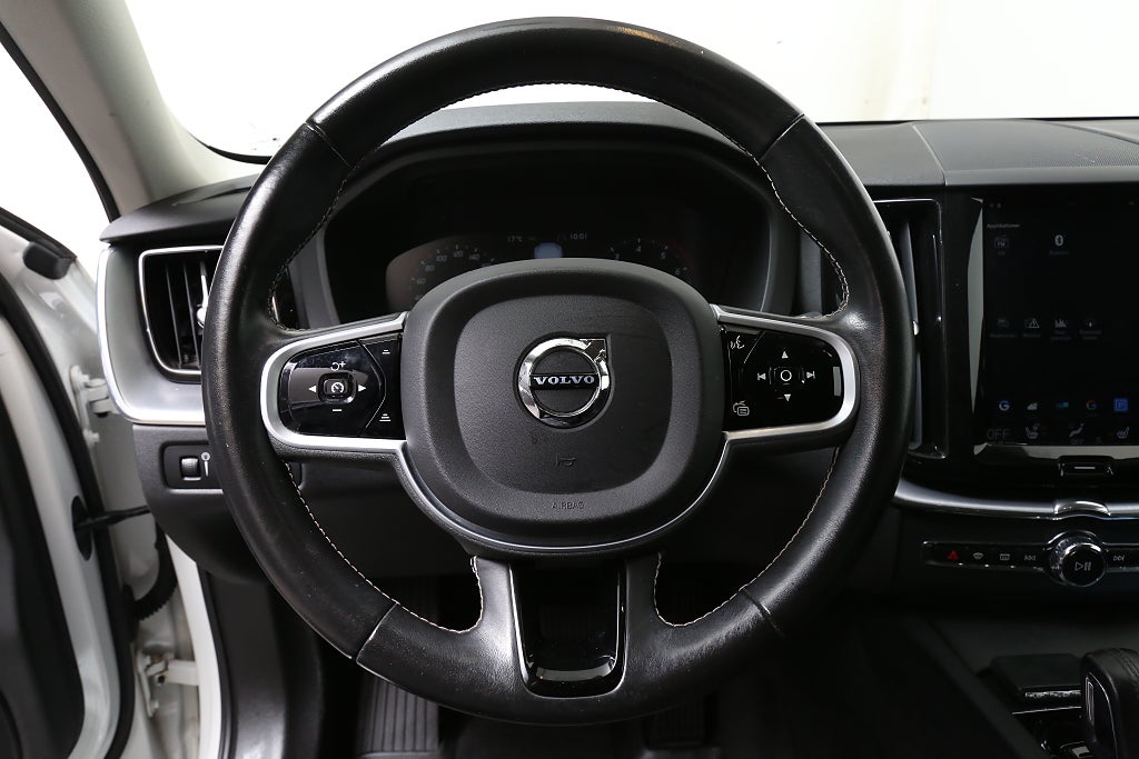 Volvo XC60 B5 Bensin 250hk Momentum Adv Se Aut Navi VOC Leasbar 2020