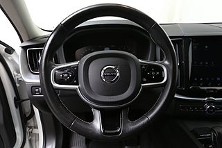 SUV Volvo XC60 17 av 28
