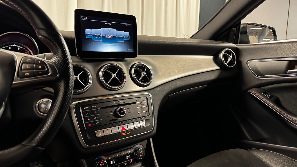 Mercedes-Benz CLA200 200 SB Aut AMG Line Dragkrok Värmare Night Package bild 15