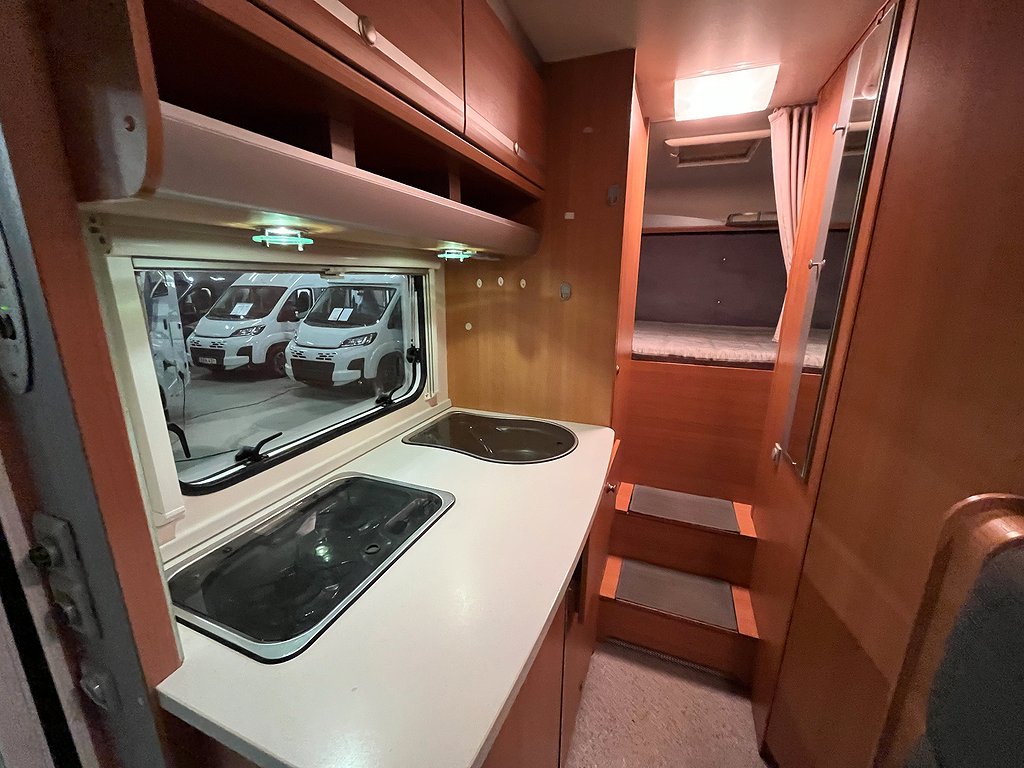 Knaus Sport TR88 / 3500kg / Cykelställ / Markis - Knaus