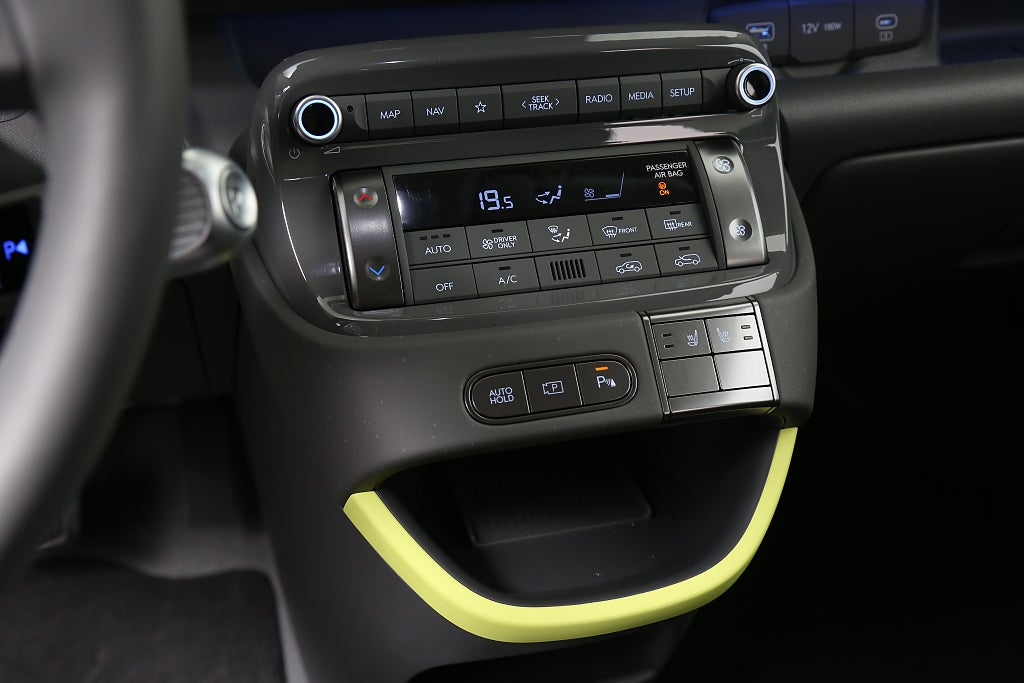 Hyundai Inster Cross Long Range 49kWh  | Moms | Låga mil fd. demobil 2025